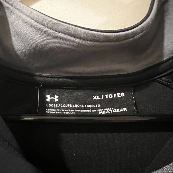 Under Armour Quarter Zip - Picture 2 of 3